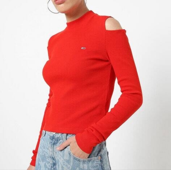 Tommy Hilfiger~Tommy Jeans~Cold Shoulder~Red Longsleeve~Ribbed Top~Size Small - Picture 2 of 4